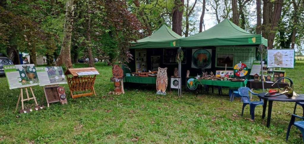 Piknik myśliwski w Uzarzewie.